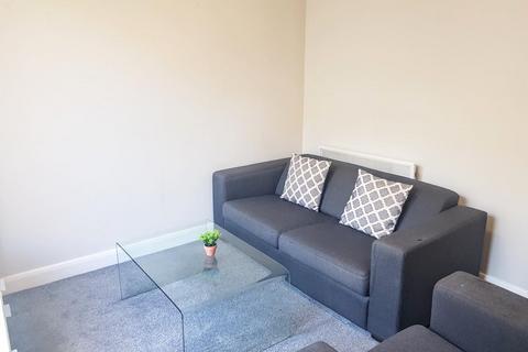 2 bedroom flat to rent, Skinner Lane, Leeds, West Yorkshire, UK, LS7