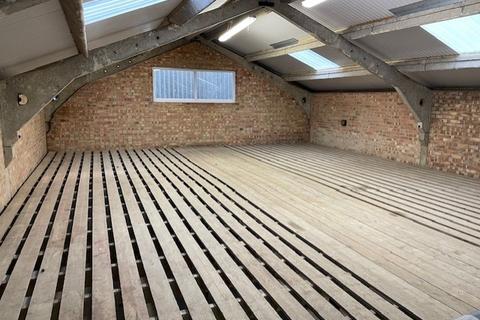Industrial unit to rent - Hatfield Heath