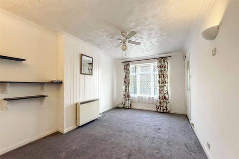 2 bedroom bungalow for sale, Admirals Walk, Littlehampton, West Sussex