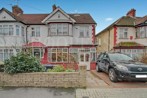 4 bedroom end of terrace house for sale, Cairnfield Avenue, London, NW2