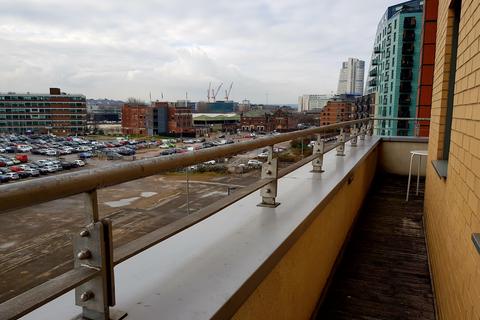 2 bedroom flat to rent, Leeds, UK, LS10