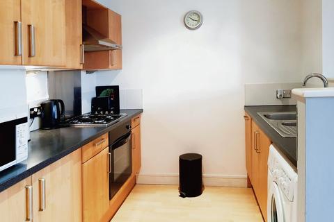 2 bedroom flat to rent, Leeds, UK, LS10