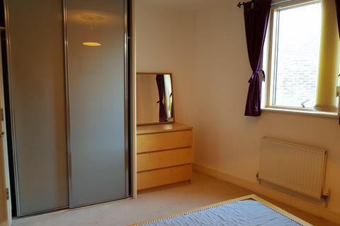 1 bedroom flat to rent, Cromwell Court, Leeds, LS10