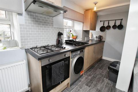 2 bedroom cottage for sale, Park Lane, Bradford BD13