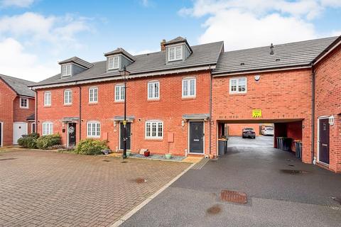 3 bedroom townhouse for sale, Hovingham Drive, Great Denham, Bedford