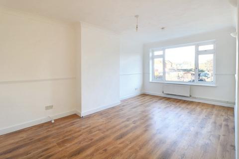 2 bedroom flat to rent, South View Road, Benfleet, SS7