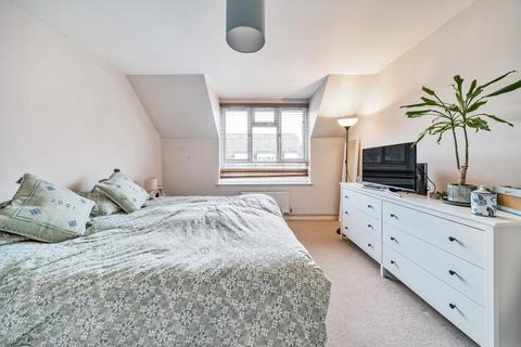 2 bedroom flat for sale, Wolftencroft Close, Battersea