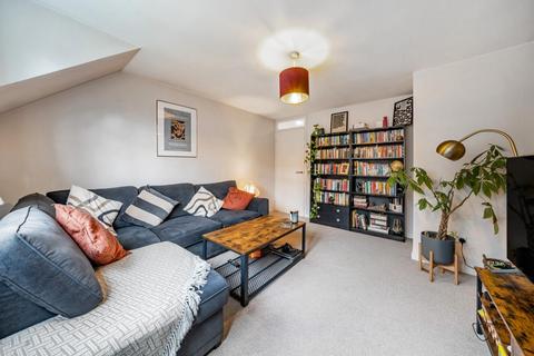 29 Wolftencroft Close, London, SW11 2LB