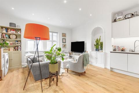 3 bedroom maisonette for sale, Barnes High Street, London, SW13