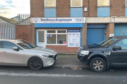 Shop to rent, Ablow Street, Wolverhampton WV2