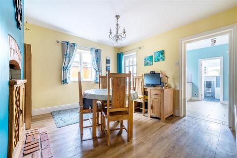 3 bedroom semi-detached house for sale, Salisbury Street, Devizes