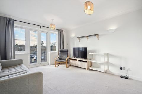 1 bedroom flat to rent, Maple Court, 41-43 Station Road, Gerrards Cross, Buckinghamshire