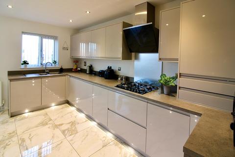 4 bedroom detached house for sale, Harvest Way, Killingworth, Newcastle upon Tyne, NE12