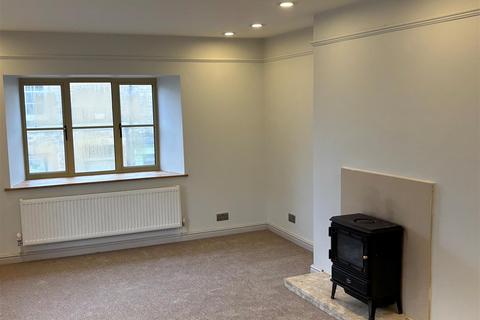 2 bedroom flat to rent, Sheep Street, Stow-on-the-Wold