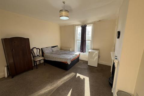 1 bedroom house to rent, Weston Road, Gloucester GL1