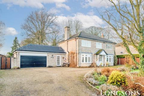 4 bedroom detached house for sale, Church Road, Ovington