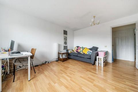 2 bedroom flat for sale, Princes Gate, High Wycombe, Buckinghamshire, HP13 7AX