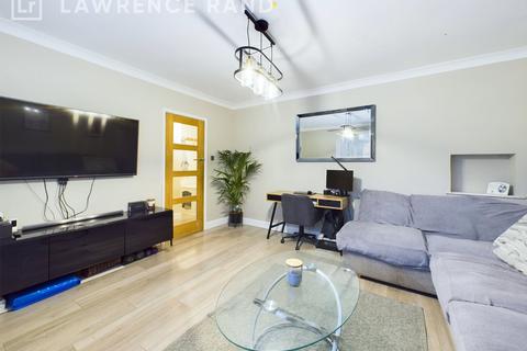 2 bedroom maisonette for sale, Bournemead Avenue, Northolt, Middlesex, UB5