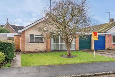 2 bedroom bungalow for sale, Carterton,  Oxfordshire,  OX18