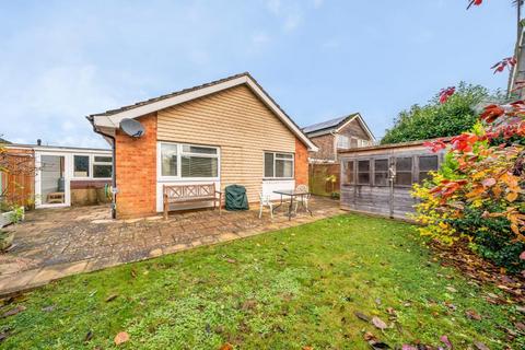 4 Cotswold Way, Carterton, OX18 1BE