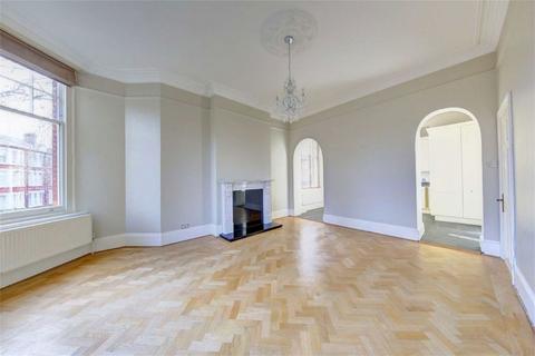 3 bedroom flat to rent, Willoughby Road, East Twickenham TW1