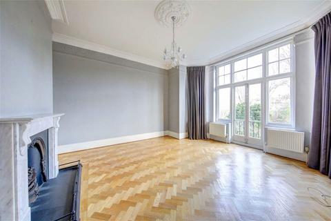 3 bedroom flat to rent, Willoughby Road, East Twickenham TW1