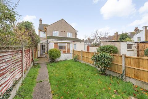 3 bedroom semi-detached house for sale, Warwick Road, Whitstable