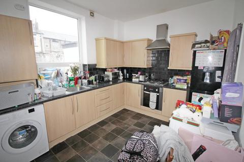 2 bedroom terraced house to rent, Denton Street, Bury BL9