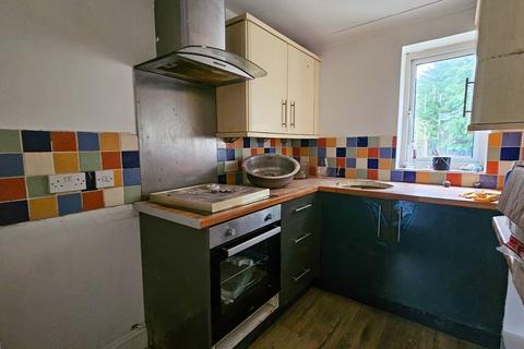 3 bedroom flat to rent, 3 Bed Ground Floor Flat on Stanfield Road