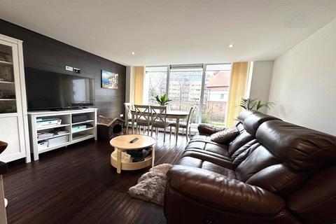 2 bedroom apartment to rent, Drift Court, E16