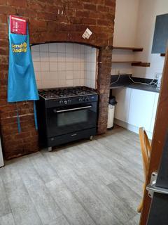 7 bedroom terraced house to rent, Granville Road, Manchester, M14