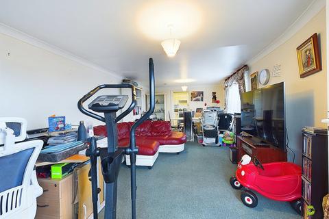 2 bedroom ground floor flat for sale, Wharfside Close, Erith, Kent, DA8