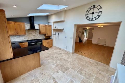 4 bedroom semi-detached house for sale, Clemence Road, Dagenham RM10