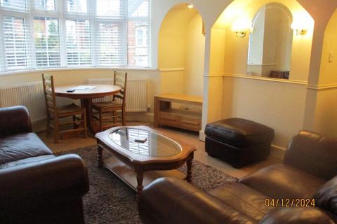 1 bedroom flat to rent, Bath Road, Old Town