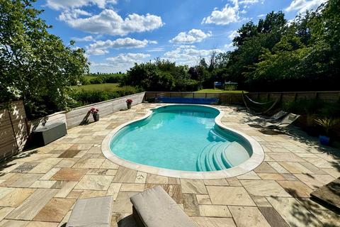 Sunnydene Bakers Lane, Walgrave, Northampton, NN6 9QL