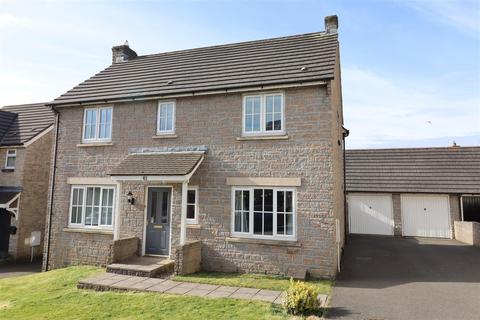 4 bedroom detached house to rent, College Way, Truro