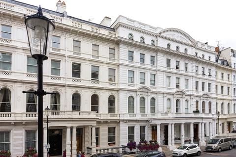 3 bedroom apartment to rent, Lancaster Gate, London, W2