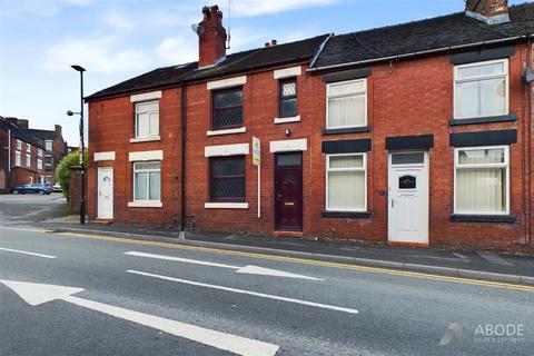 3 bedroom townhouse to rent, Chapel Street, Stoke-On-Trent ST10