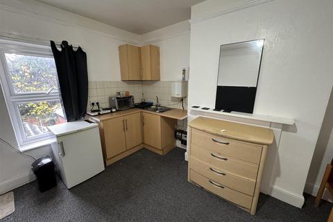 1 bedroom in a house share to rent, Park End Road, Gloucester GL1