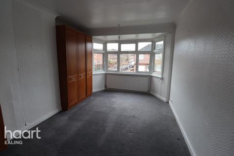 3 bedroom terraced house to rent, Oakwood Crescent, GREENFORD