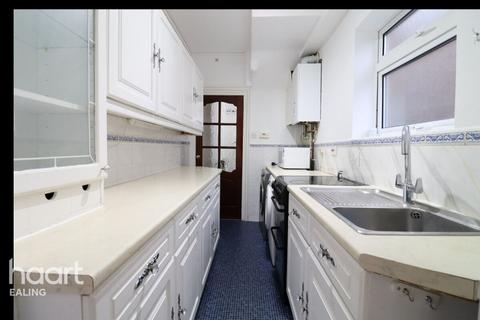 3 bedroom terraced house to rent, Oakwood Crescent, GREENFORD