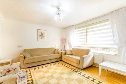 2 bedroom flat for sale, Eastleigh Road, Walthamstow, London, E17