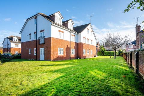 1 bedroom flat for sale, Kingsway, Woking, GU21