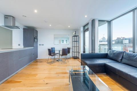 1 bedroom flat for sale, Packington Street, London, N1