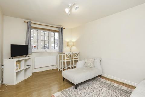 1 bedroom flat to rent, Edith Cavell Way London SE18