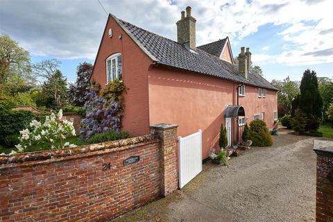 4 bedroom semi-detached house for sale, Shotford Road, Harleston IP20