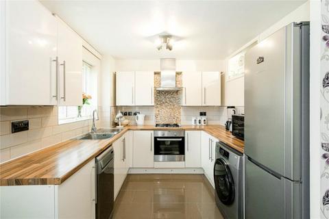 2 bedroom flat for sale, Millhaven Close, Romford