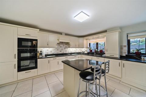 2b Bury Lane, Bratton, Westbury, BA13 4RD