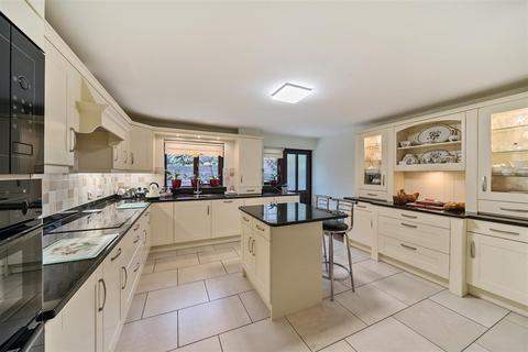 2b Bury Lane, Bratton, Westbury, BA13 4RD
