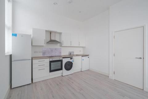 2 bedroom flat for sale, Aylesbury,  Buckinghamshire,  HP19